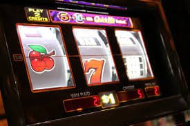 8pgm စလော့ဂိမ်း Jackpot နှင့် Slot Reels ပုံ